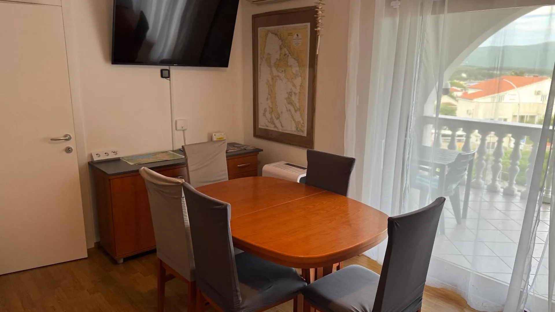 アパート Wohnung Mit Blick Auf Das Meer Und Grossem Balkon クルク