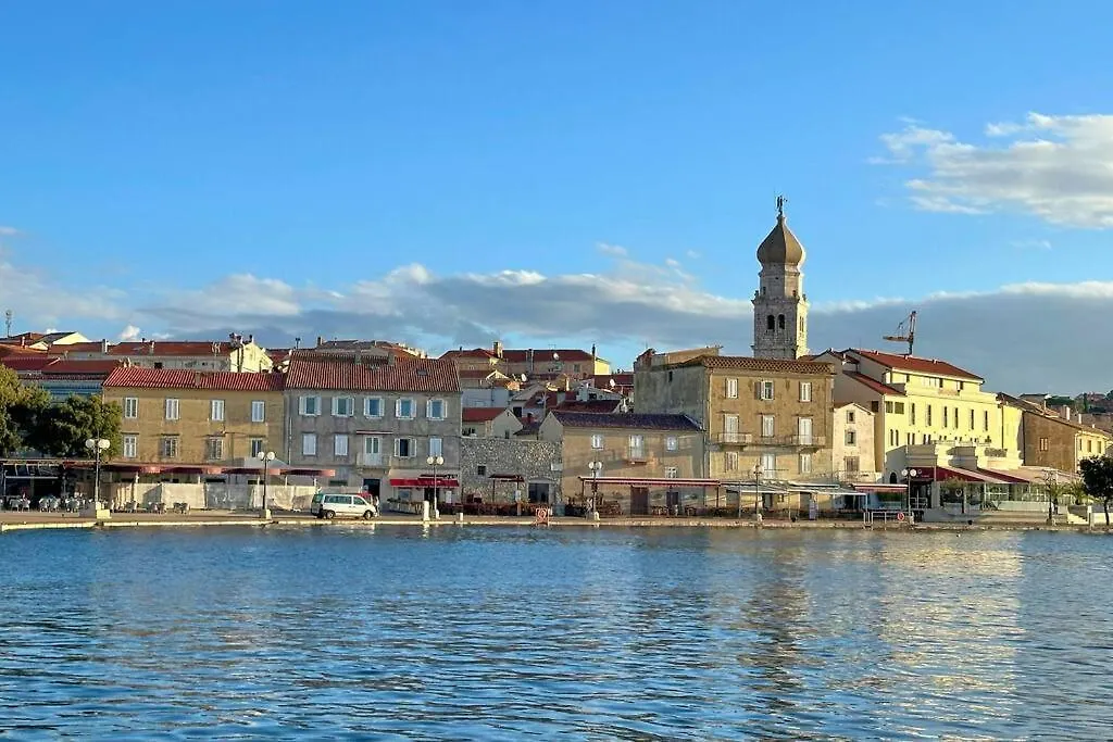 Apartment Wohnung Mit Blick Auf Das Meer Und Grossem Balkon Krk Town Croatia